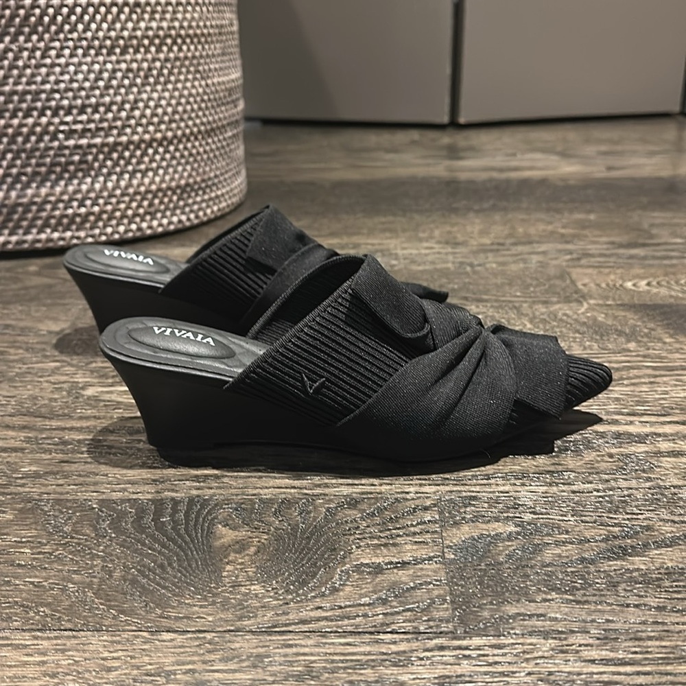 Vivaia Yaffa Wedge Black Knit Pointed Toe Comfort Mule size 37 (6.5) - Picture 8 of 11